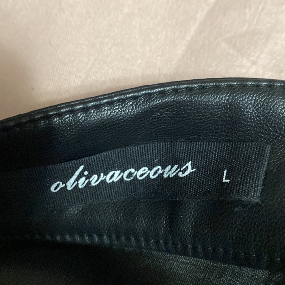 Black skirt 55% Viscose, 45% Pu size L - Picture 3 of 4